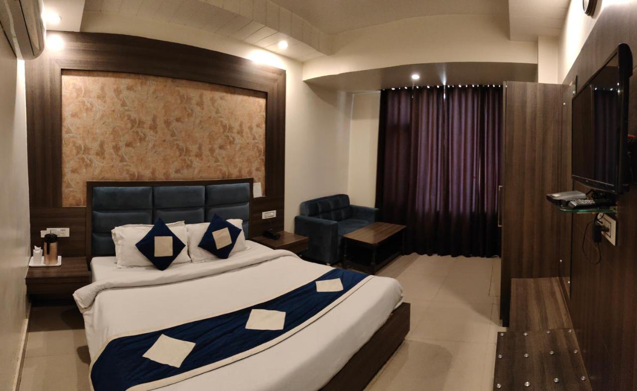 Hotel Krishna Katra  Eksteriør billede