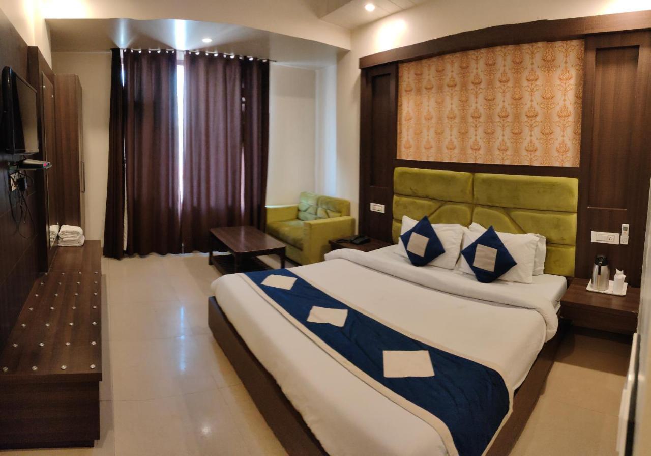 Hotel Krishna Katra  Eksteriør billede