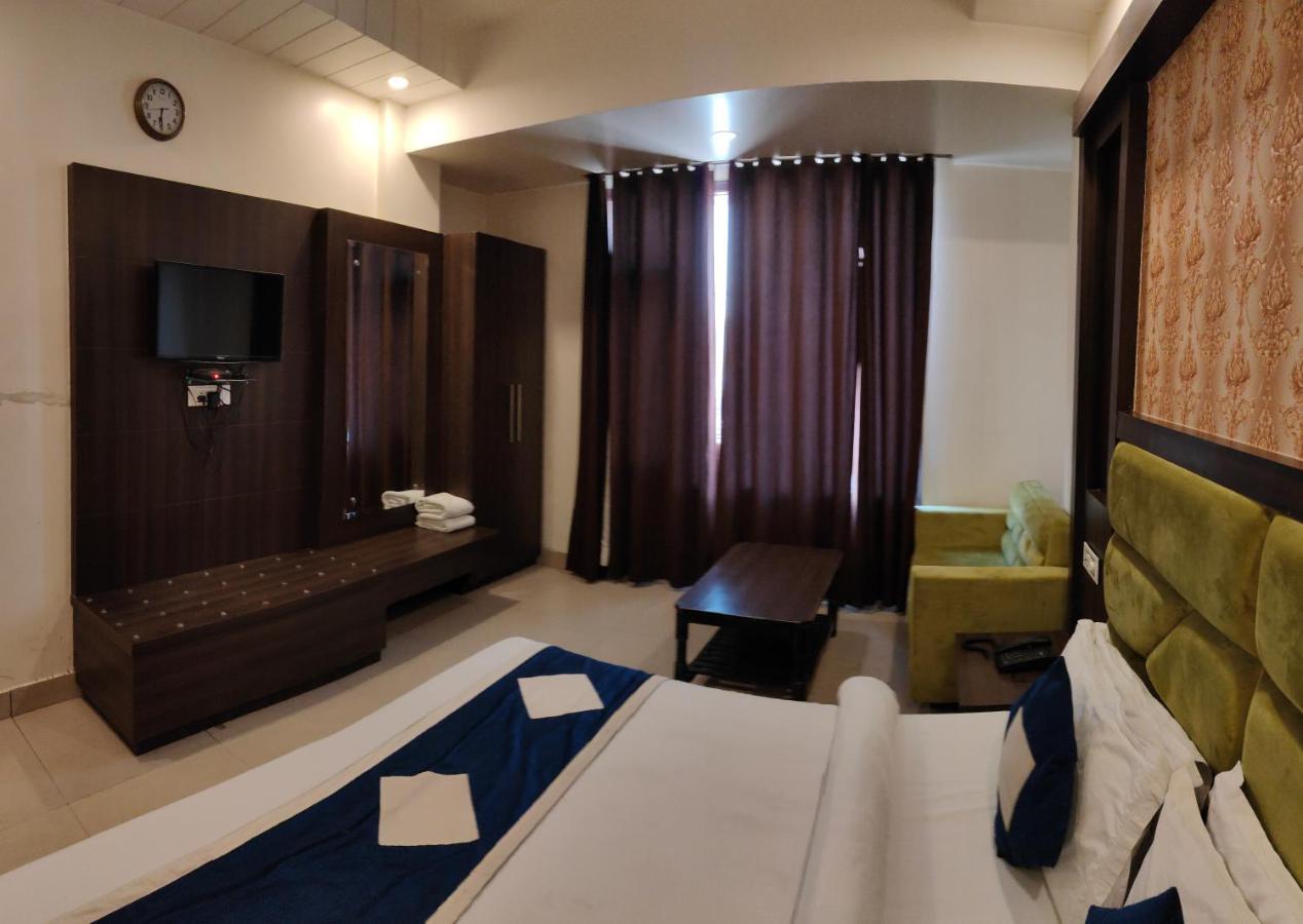 Hotel Krishna Katra  Eksteriør billede